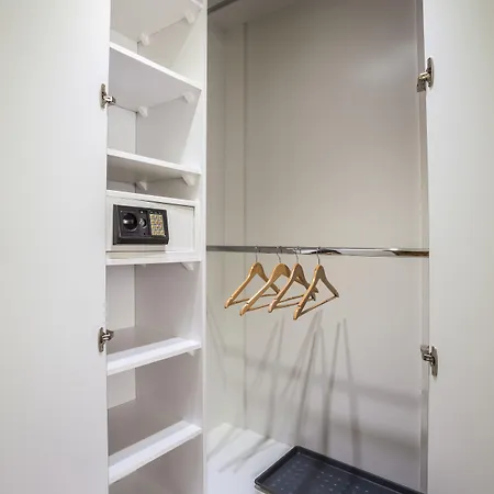 Luxury Air-conditioned In Old Town