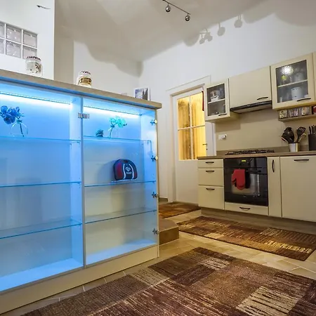 Luxury Air-conditioned In Old Town * 布拉迪斯拉发